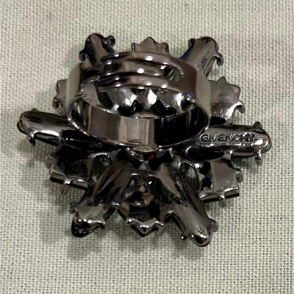 Givenchy Vintage Ring - Picture 11 of 16